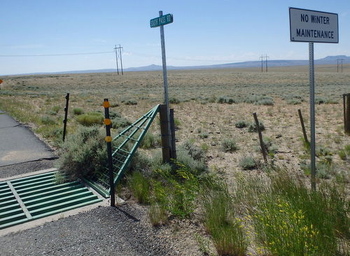 GDMBR: South Pass Road. Finding the way is easy when the road signs exist.